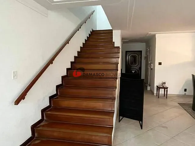 Sobrado com 355m² 3 quartos e 3 banheiros, à venda, no bairro Osvaldo Cruz em São Caetano do Sul