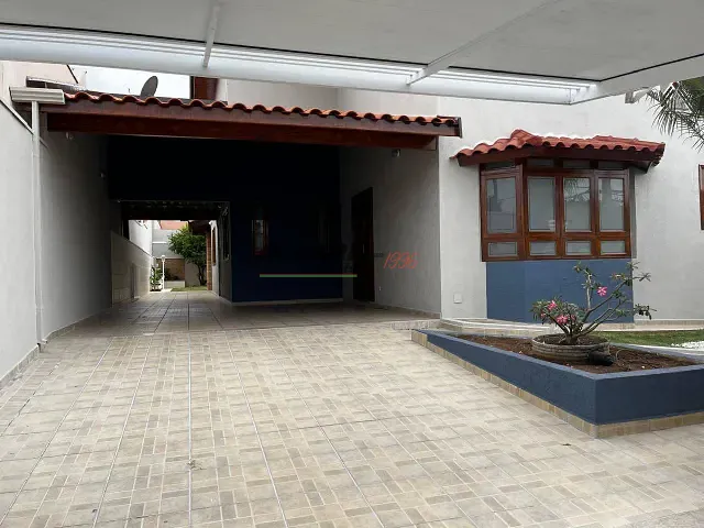 Sobrado com 360m² 4 quartos e 6 banheiros, à venda, no bairro Vila Avaí em Indaiatuba