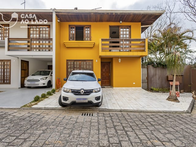 Sobrado 4 quartos e 3 banheiros, à venda, no bairro Santa Cândida em Curitiba