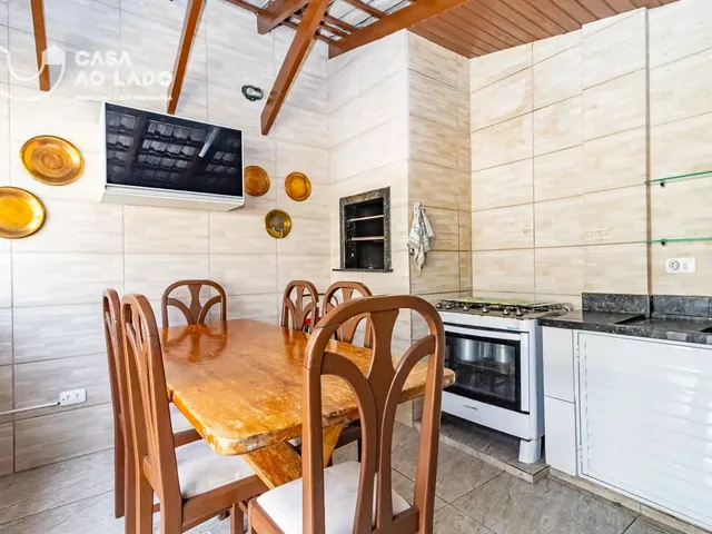 Casa 4 quartos e 5 banheiros, à venda, no bairro Santa Felicidade em Curitiba