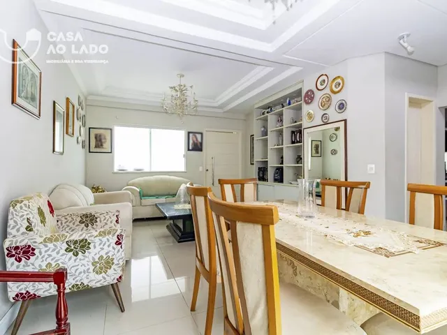 Casa 4 quartos e 5 banheiros, à venda, no bairro Santa Felicidade em Curitiba