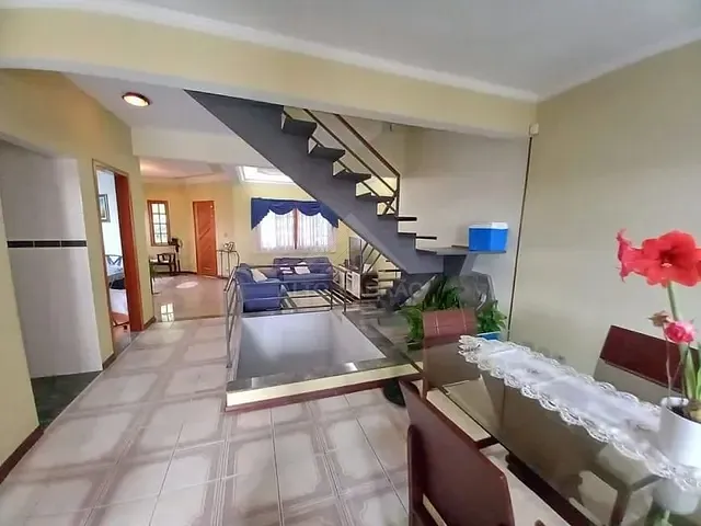 Sobrado com 234m² 4 quartos e 5 banheiros, à venda, no bairro Matriz em Mauá