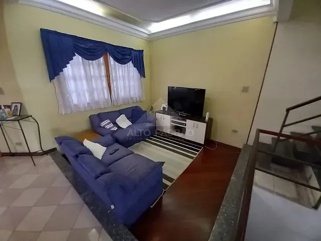 Sobrado com 234m² 4 quartos e 5 banheiros, à venda, no bairro Matriz em Mauá