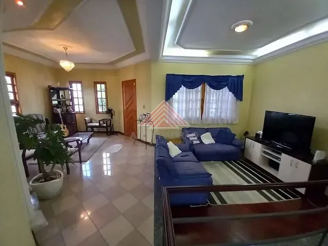 Sobrado com 234m² 4 quartos e 5 banheiros, à venda, no bairro Matriz em Mauá