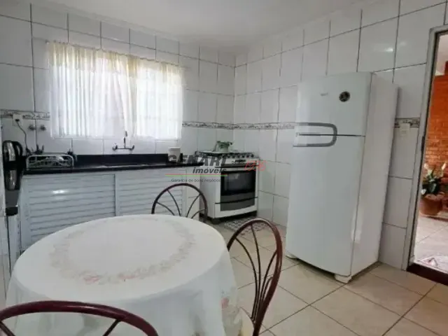 Sobrado com 256m² 4 quartos e 5 banheiros, à venda, no bairro Vila Castelo Branco em Indaiatuba