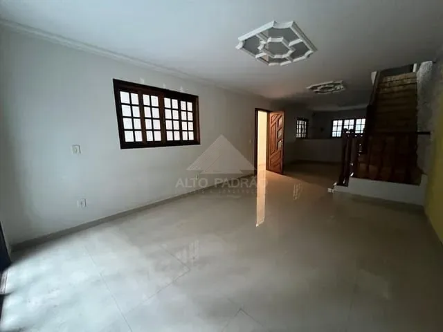 Sobrado com 150m² 3 quartos e 1 banheiro, à venda, no bairro Jardim Primavera em Mauá