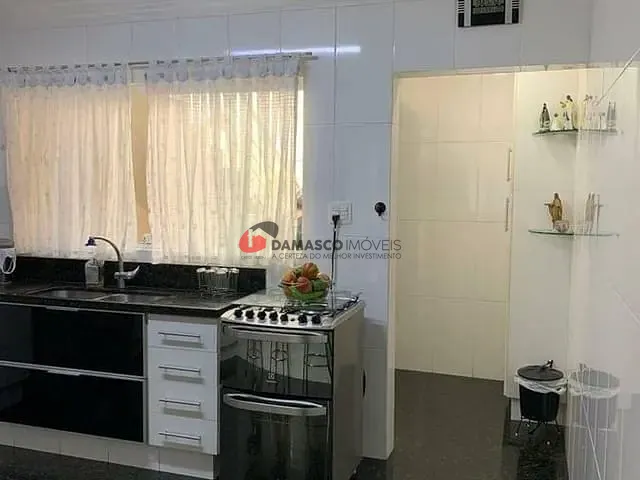 Sobrado com 383m² 3 quartos e 1 banheiro, à venda, no bairro Cerâmica em São Caetano do Sul