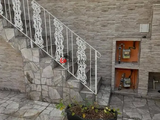 Sobrado com 210m² 4 quartos e 2 banheiros, à venda, no bairro Parque Tomas Saraiva em São Paulo