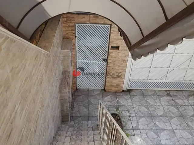 Sobrado com 210m² 4 quartos e 2 banheiros, à venda, no bairro Parque Tomas Saraiva em São Paulo