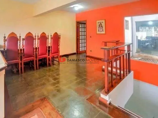 Sobrado com 350m² 3 quartos e 1 banheiro, à venda, no bairro Santa Maria em São Caetano do Sul