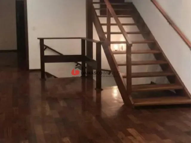 Sobrado com 480m² 4 quartos e 6 banheiros, à venda, no bairro Cerâmica em São Caetano do Sul