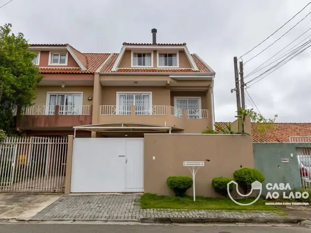 Casa 3 quartos e 3 banheiros, à venda, no bairro Cajuru em Curitiba