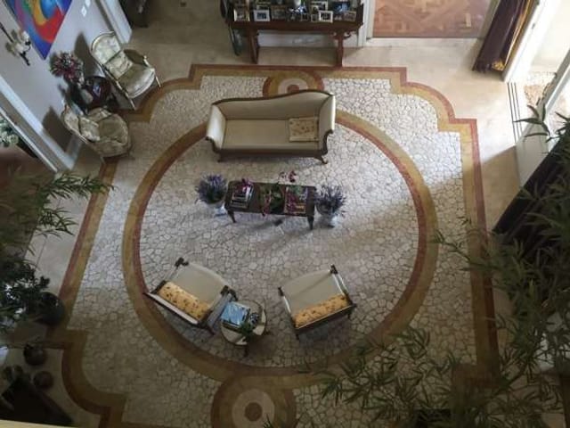 Sobrado com 966m² 6 quartos e 7 banheiros, à venda ou para alugar, no bairro Colinas da Anhangüera em Santana de Parnaíba