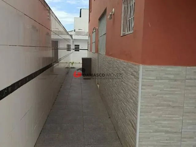 Sobrado com 509m² 5 quartos e 2 banheiros, à venda, no bairro Jardim Mar e Ceu em Guarujá