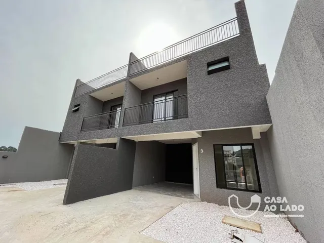 Sobrado 3 quartos e 3 banheiros, à venda, no bairro Santa Cândida em Curitiba