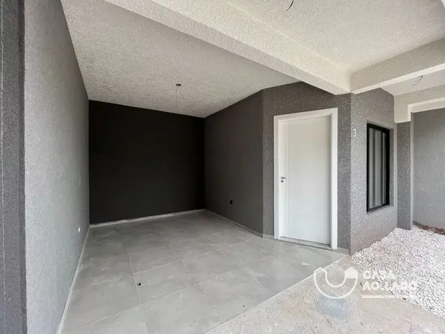 Sobrado 3 quartos e 3 banheiros, à venda, no bairro Santa Cândida em Curitiba
