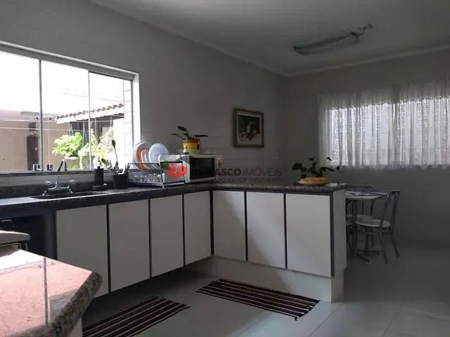 Sobrado com 320m² 3 quartos e 1 banheiro, à venda, no bairro Santa Paula em São Caetano do Sul