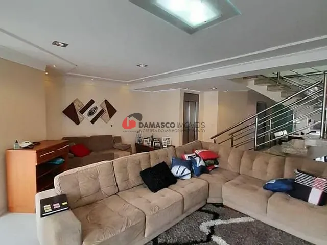 Sobrado com 211m² 4 quartos e 4 banheiros, à venda, no bairro Olímpico em São Caetano do Sul