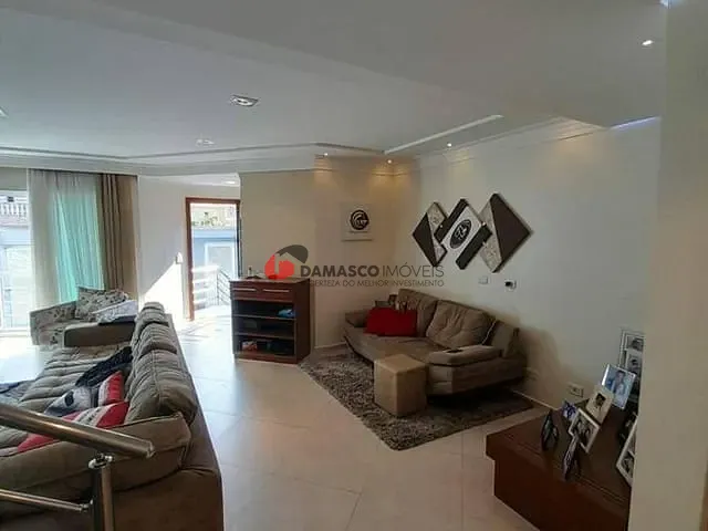 Sobrado com 211m² 4 quartos e 4 banheiros, à venda, no bairro Olímpico em São Caetano do Sul