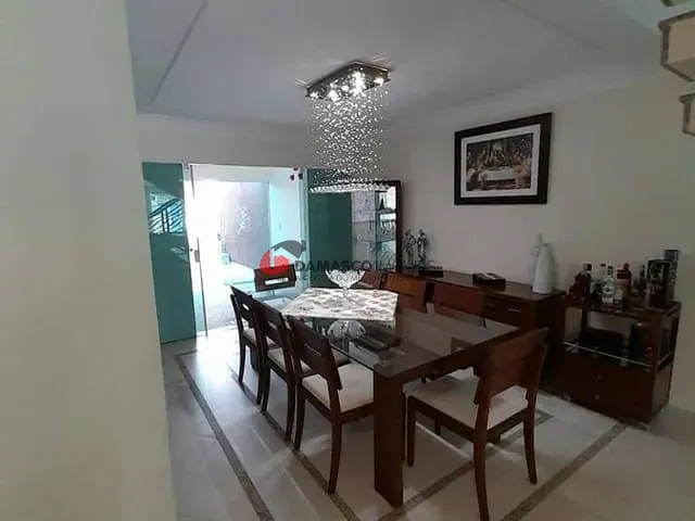 Sobrado com 211m² 4 quartos e 4 banheiros, à venda, no bairro Olímpico em São Caetano do Sul