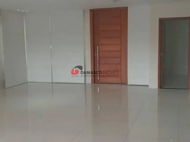 Sobrado com 581m² 3 quartos e 4 banheiros, à venda, no bairro Cerâmica em São Paulo