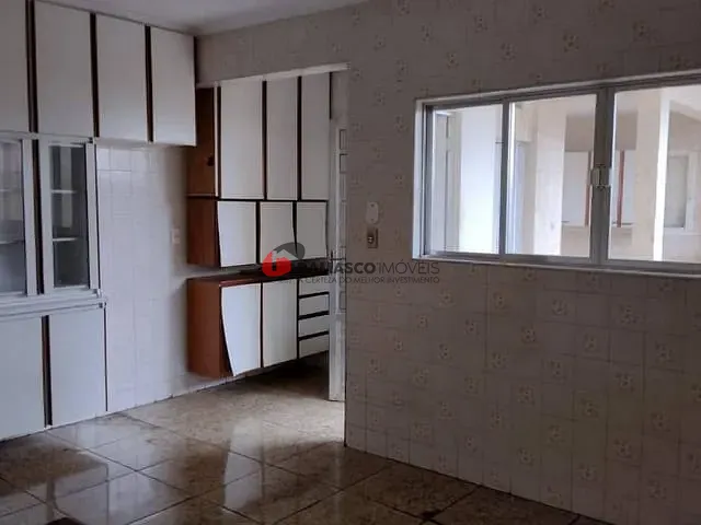 Sobrado com 672m² 3 quartos e 1 banheiro, à venda, no bairro Santa Maria em Santo André