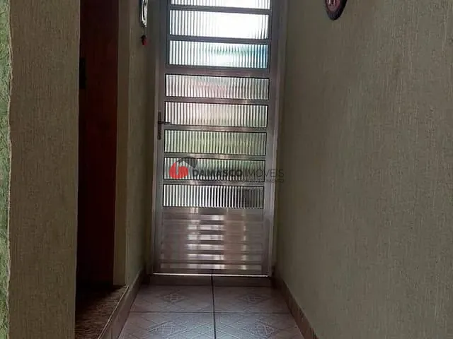 Sobrado com 143m² 3 quartos e 2 banheiros, à venda, no bairro Jardim Itapark em Mauá