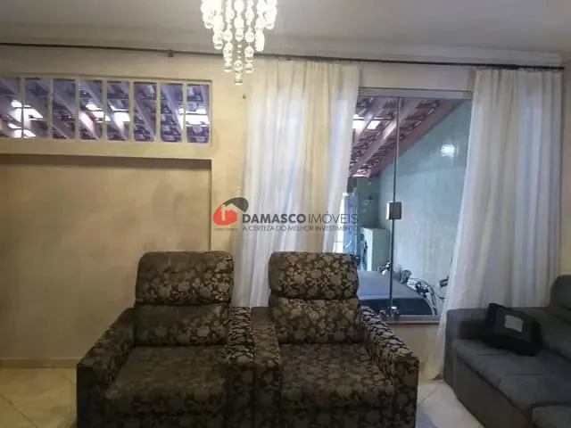 Sobrado com 143m² 3 quartos e 2 banheiros, à venda, no bairro Jardim Itapark em Mauá