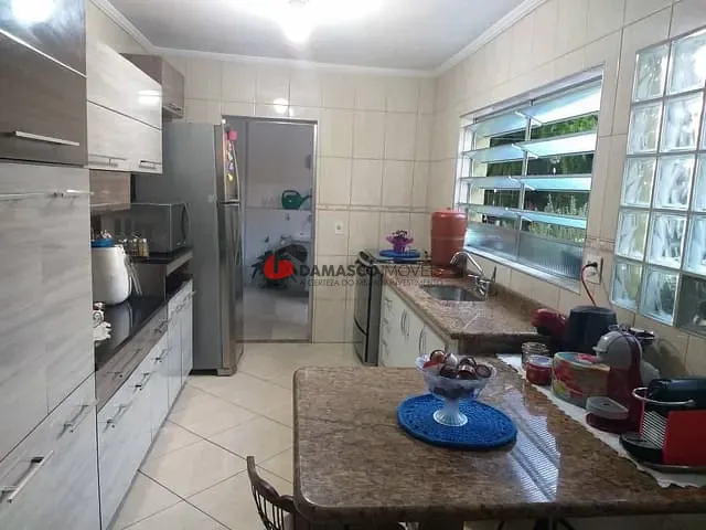 Sobrado com 143m² 3 quartos e 2 banheiros, à venda, no bairro Jardim Itapark em Mauá