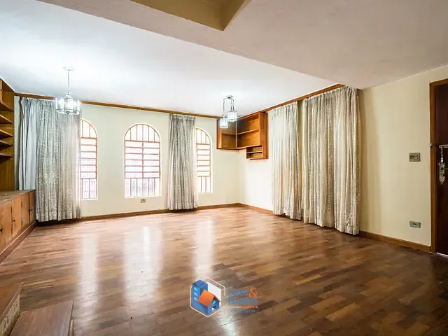 Sobrado com 152m² 6 quartos e 4 banheiros, à venda, no bairro Vila Santo Antônio em São Paulo