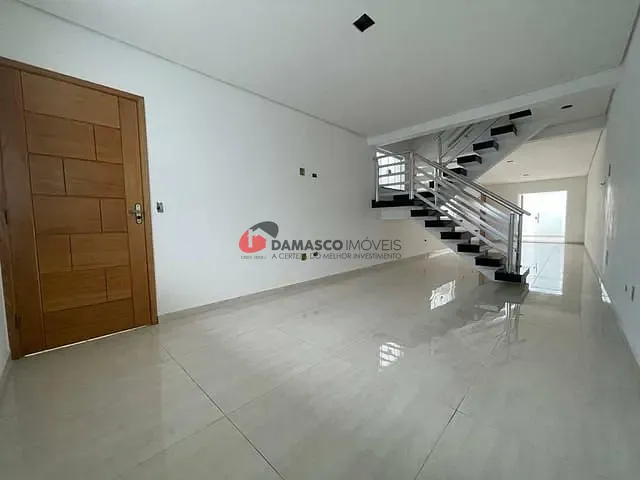 Sobrado com 162m² 3 quartos e 3 banheiros, à venda, no bairro Parque Jaçatuba em Santo André