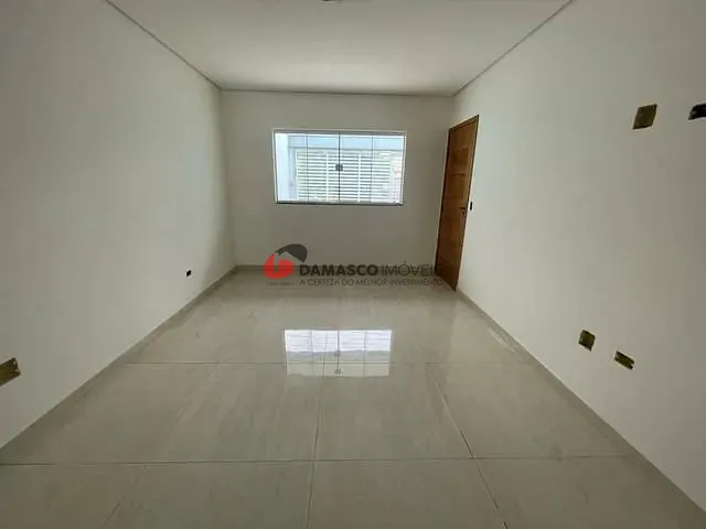 Sobrado com 162m² 3 quartos e 3 banheiros, à venda, no bairro Parque Jaçatuba em Santo André