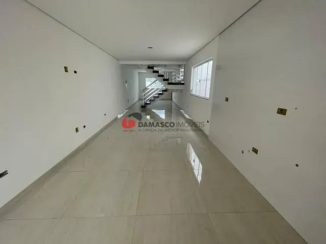 Sobrado com 162m² 3 quartos e 3 banheiros, à venda, no bairro Parque Jaçatuba em Santo André