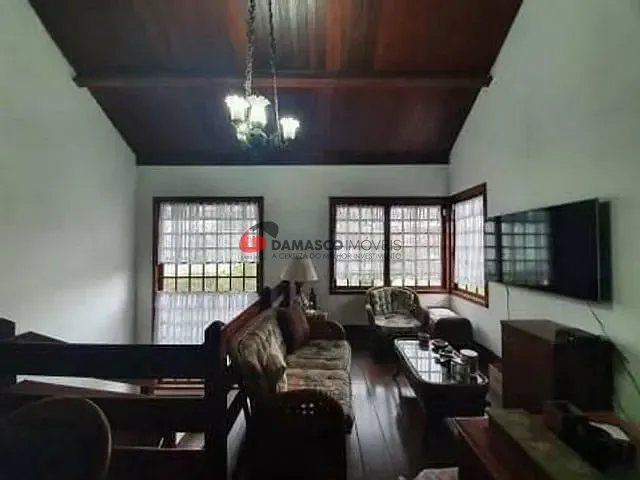 Sobrado com 312m² 4 quartos e 2 banheiros, à venda, no bairro Jardim Sao Caetano em São Caetano do Sul