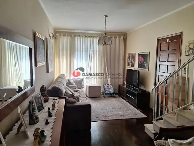 Sobrado com 140m² 3 quartos e 2 banheiros, à venda, no bairro Santa Maria em Santo André
