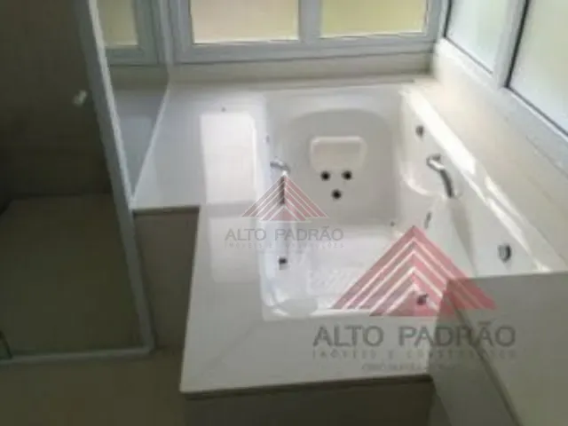 Sobrado 4 quartos e 3 banheiros, à venda, no bairro Alphaville em Campinas