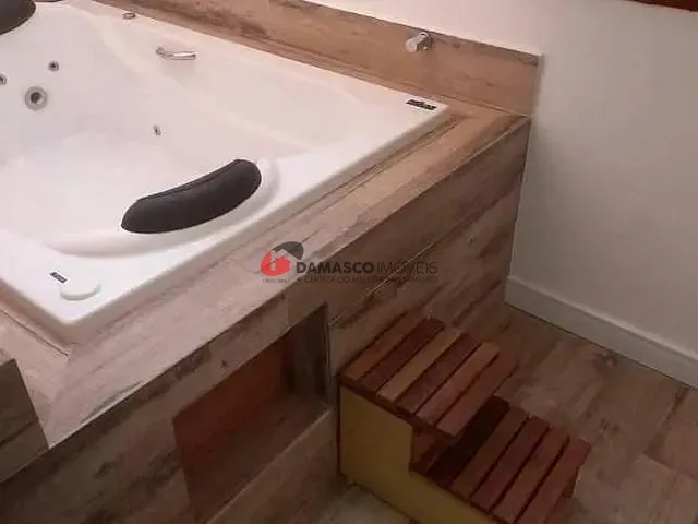 Sobrado com 212m² 3 quartos e 1 banheiro, à venda, no bairro Vila Valparaíso em Santo André