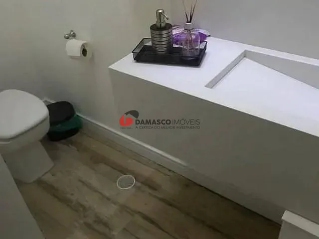 Sobrado com 212m² 3 quartos e 1 banheiro, à venda, no bairro Vila Valparaíso em Santo André