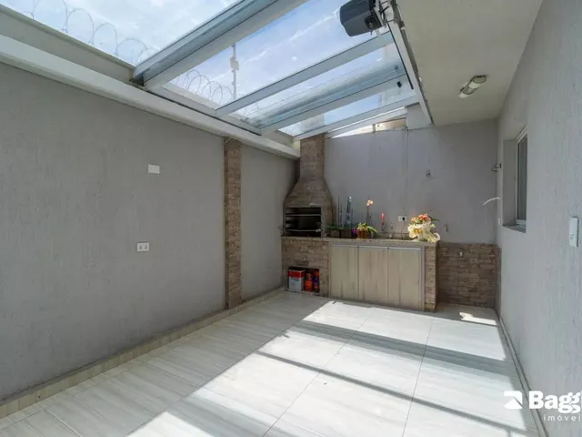 Sobrado com 90m² 3 quartos e 3 banheiros, à venda, no bairro Pinheirinho em Curitiba
