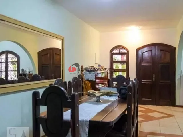 Sobrado com 200m² 4 quartos e 3 banheiros, à venda, no bairro Jardim Sao Caetano em São Caetano do Sul