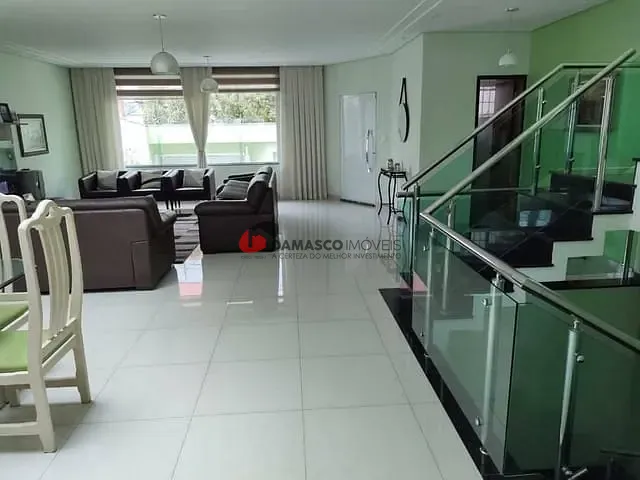 Sobrado com 234m² 3 quartos e 3 banheiros, à venda, no bairro Olímpico em São Caetano do Sul