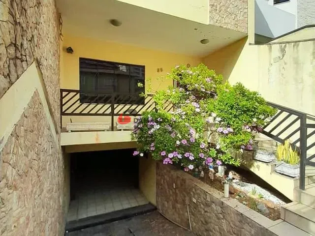 Sobrado com 151m² 4 quartos e 2 banheiros, à venda, no bairro Olímpico em São Caetano do Sul