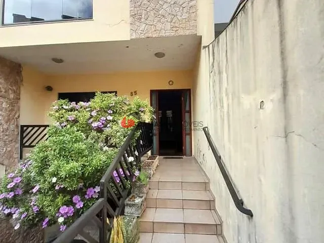 Sobrado com 151m² 4 quartos e 2 banheiros, à venda, no bairro Olímpico em São Caetano do Sul