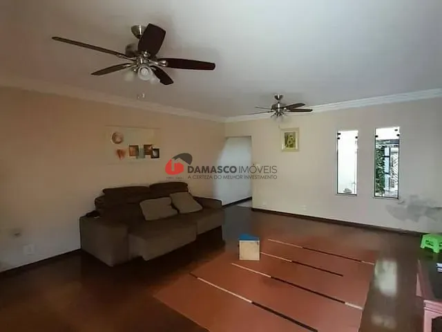 Sobrado com 151m² 4 quartos e 4 banheiros, à venda, no bairro Olímpico em São Caetano do Sul