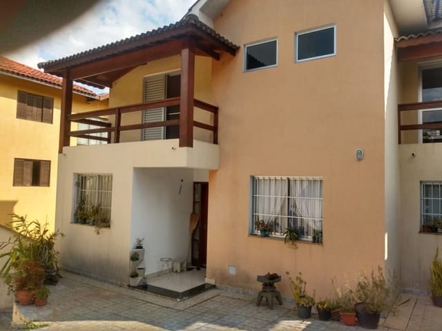 Sobrado com 1325m² 4 quartos e 5 banheiros, à venda, no bairro Jardim Passárgada I em Cotia