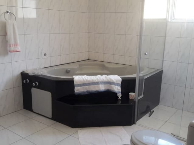 Sobrado com 1325m² 4 quartos e 5 banheiros, à venda, no bairro Jardim Passárgada I em Cotia