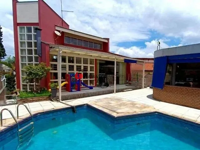 Sobrado 3 quartos e 6 banheiros, à venda, no bairro Jardim Sao Caetano em São Caetano do Sul