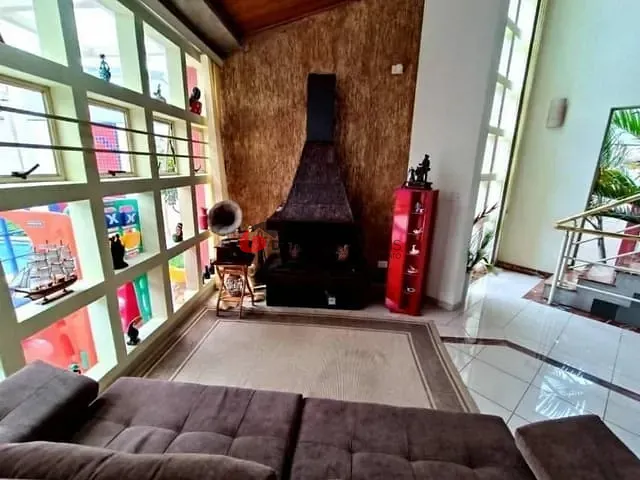 Sobrado 3 quartos e 6 banheiros, à venda, no bairro Jardim Sao Caetano em São Caetano do Sul