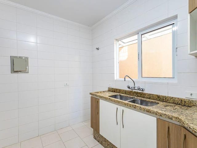 Sobrado 3 quartos e 3 banheiros, à venda, no bairro Santo Inácio em Curitiba
