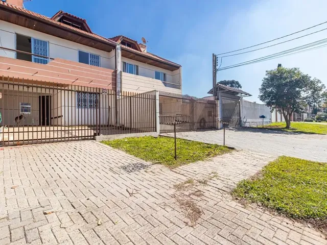 Sobrado com 114m² 3 quartos e 3 banheiros, à venda, no bairro Boqueirão em Curitiba